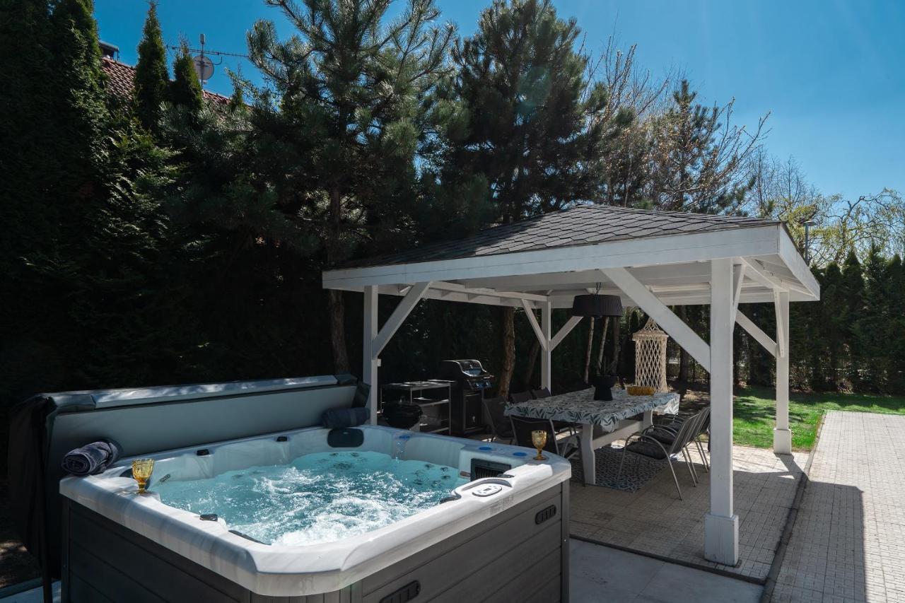 Serenity Prague Villa With Garden Jacuzzi المظهر الخارجي الصورة