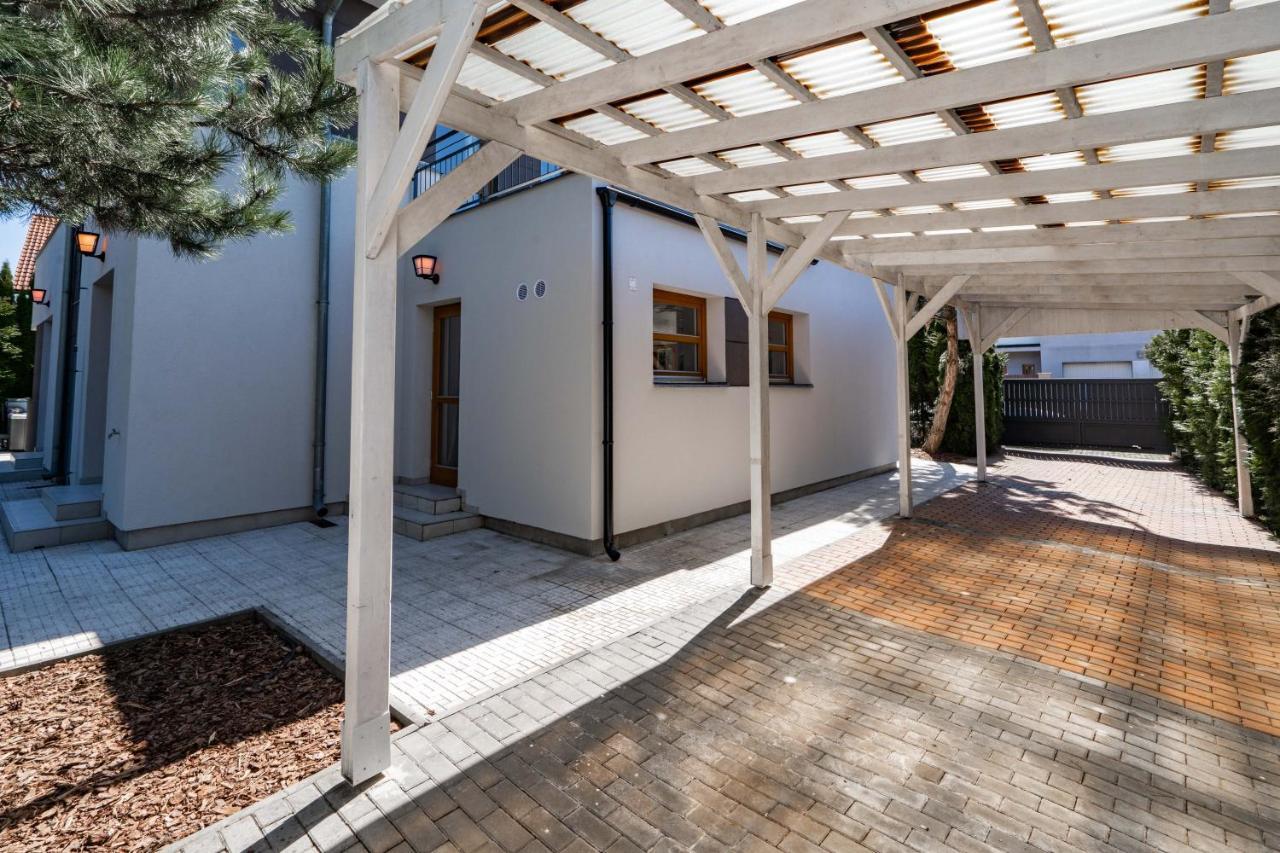 Serenity Prague Villa With Garden Jacuzzi المظهر الخارجي الصورة