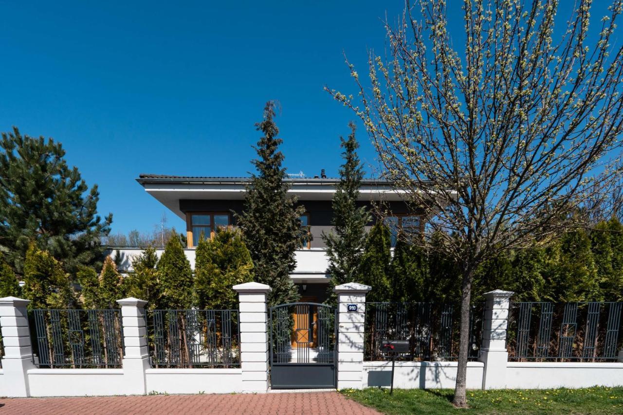 Serenity Prague Villa With Garden Jacuzzi المظهر الخارجي الصورة